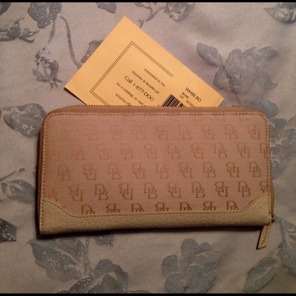 Brand new Dooney & Bourke wallet