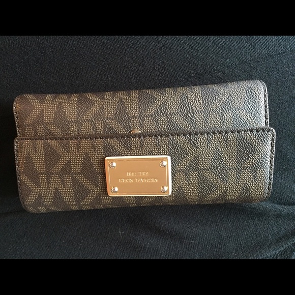 Beautiful Authentic Mk wallet