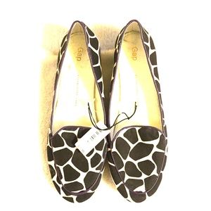 Gap printed loafer