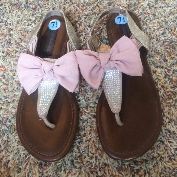 Light pink bow sandals
