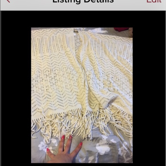 For Jenn🍁Ivory soft poncho - Picture 3 of 4