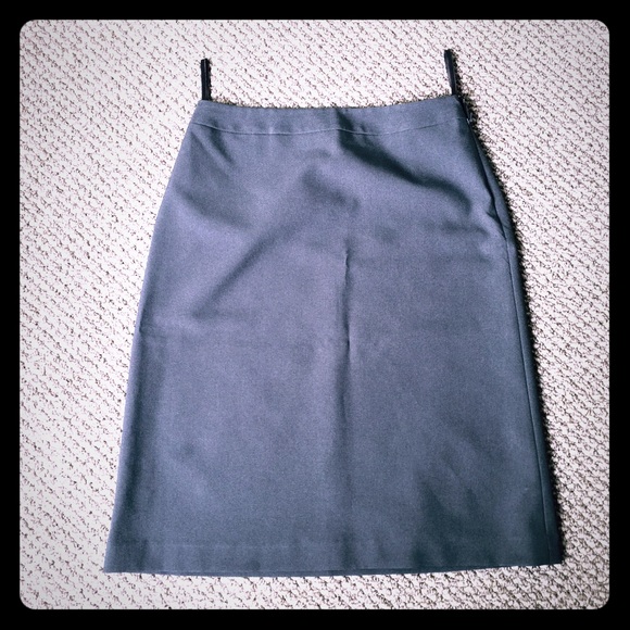 Grey skirt