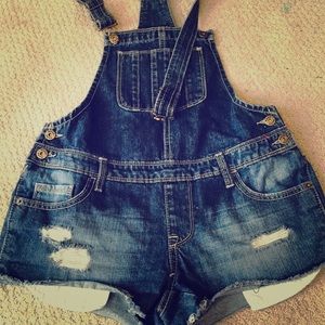 Overall shorts