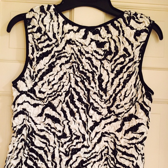 Top - Picture 2 of 3