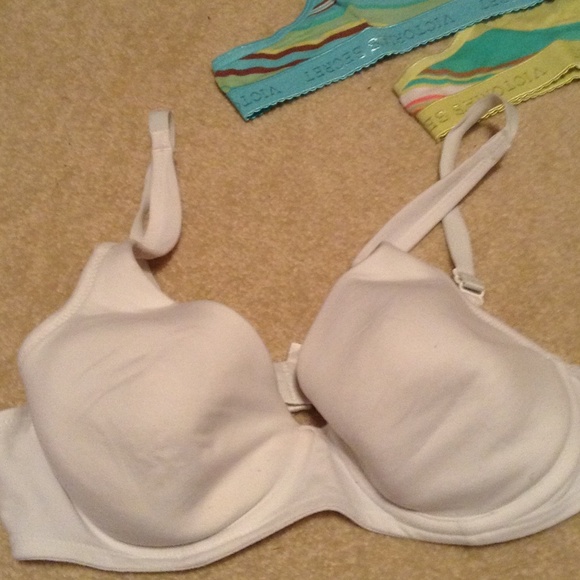 VS body by Victoria full coverage white bra 36B