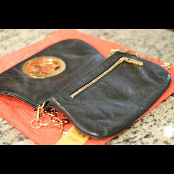 SOLD! Tory burch logo cross body black and gold - Picture 2 of 3