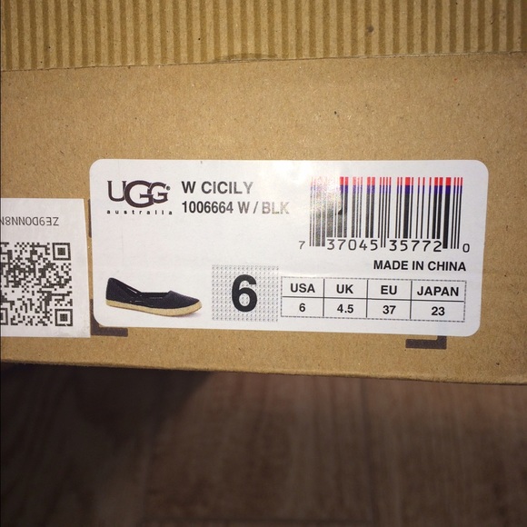 Ugg Cicily black flats - Picture 3 of 3