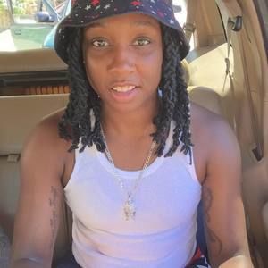 Meet your Posher, Denisha