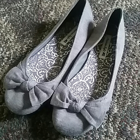 Flirty gray flats! Worn once! LAST CHANCE!
