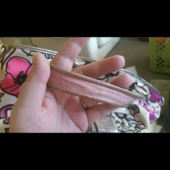 COACH POPPY PETAL PRINT ROCKER PURSE 16308 - Picture 3 of 4