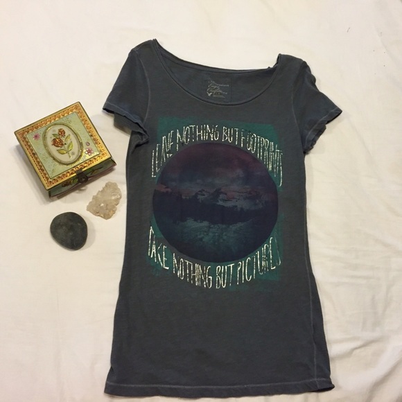 American Eagle TShirt with Quote - Picture 1 of 3