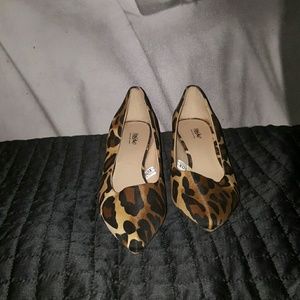 Leopard pointed flats