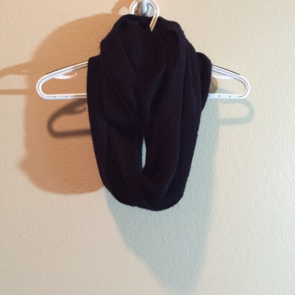 Black infinity scarf