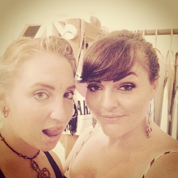 Meet your Posher, Kerri - Picture 2 of 2