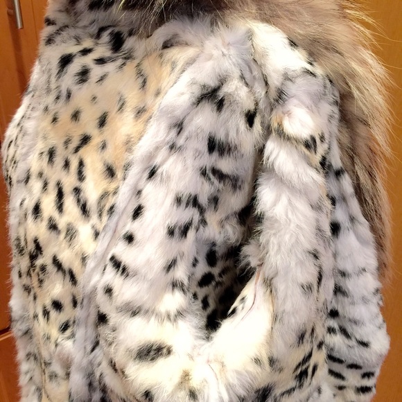 Genuine rabbit🐰 shearling with raccoon collar - Picture 3 of 4