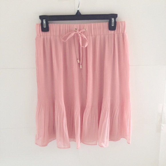 Forever 21 Dresses & Skirts - 🌟HP🌟 NWOT Pink Flowy Pleated Skirt