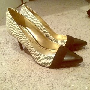 Black and white pinstripe pumps