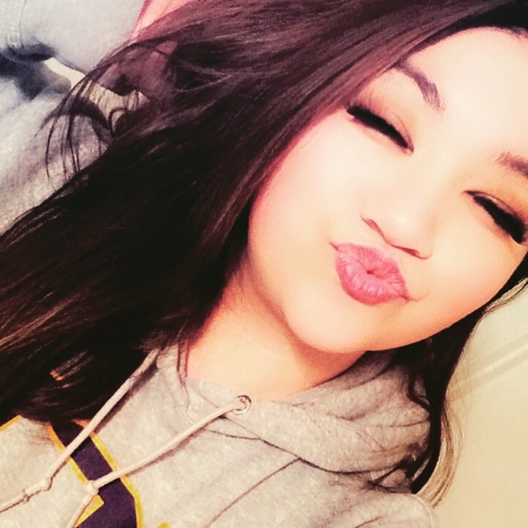 Meet your Posher, Annalee - Picture 2 of 6