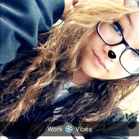 Meet your Posher, Annalee - Picture 4 of 6