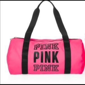 VS Bundle Pink Duffle plus Free mini Dog 💗
