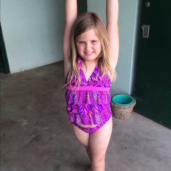 Meet your Posher, Amy - Picture 2 of 2