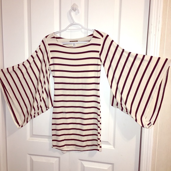 Belled sleeved dress