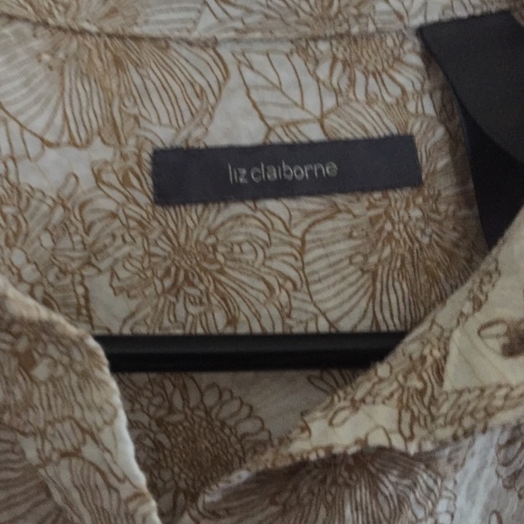 Beautiful top - Picture 2 of 3