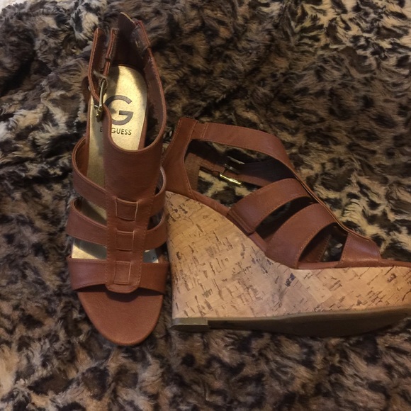 Guess wedges