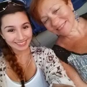 Meet your Posher, Ellen