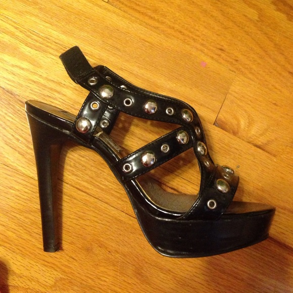 Steve Madden Studded Heels. Size 7. - Picture 2 of 3