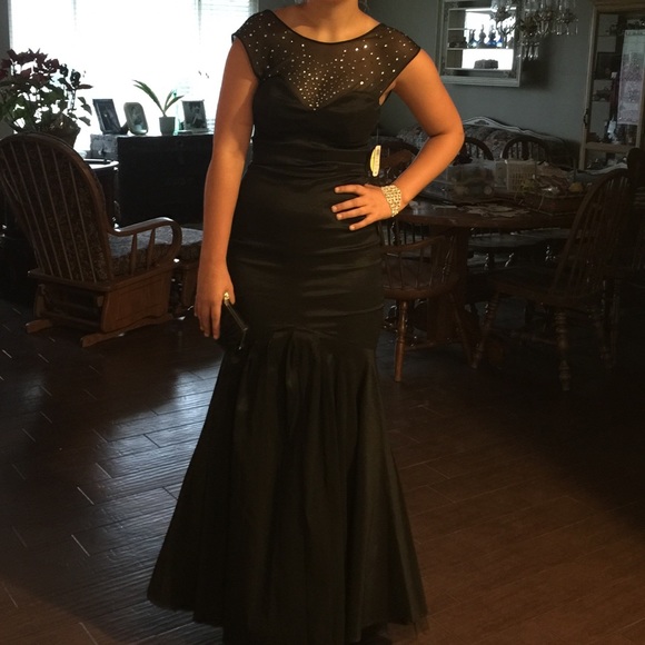 Black prom dress