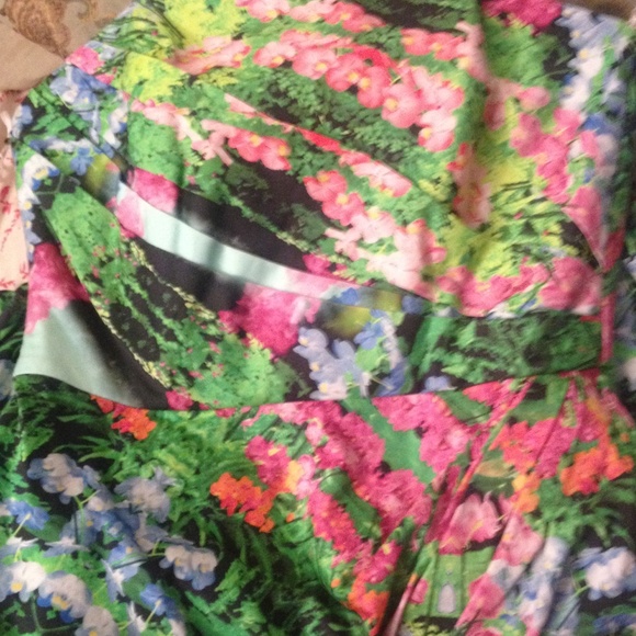 Zara Strapless Floral Printed Dress - Picture 4 of 5