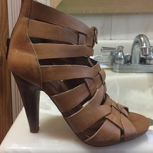 Nine West sandals/shoe size 5 - gently used