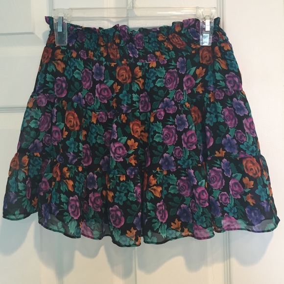 skirt - Picture 2 of 2