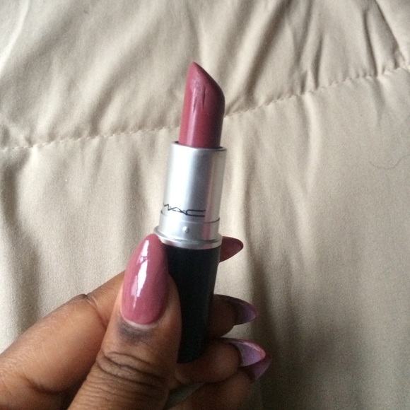💋 MAC Amorous Lipstick 💋