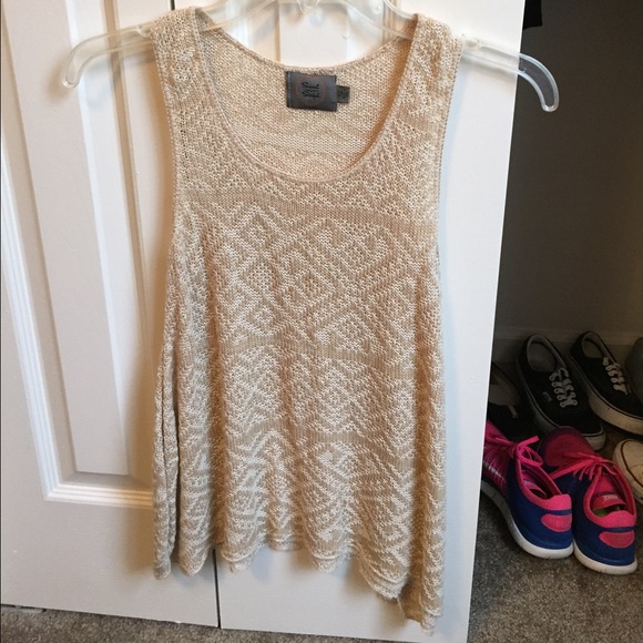 Nude knit top