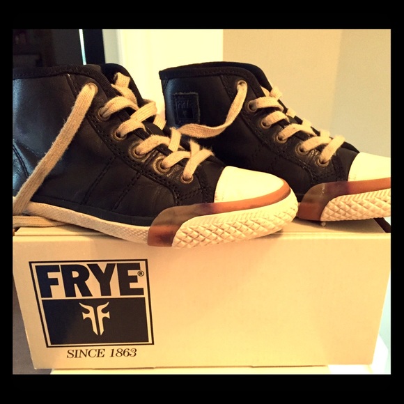 🚫SOLD🚫. FRYE. Boys leather shoes. Size 10. Black