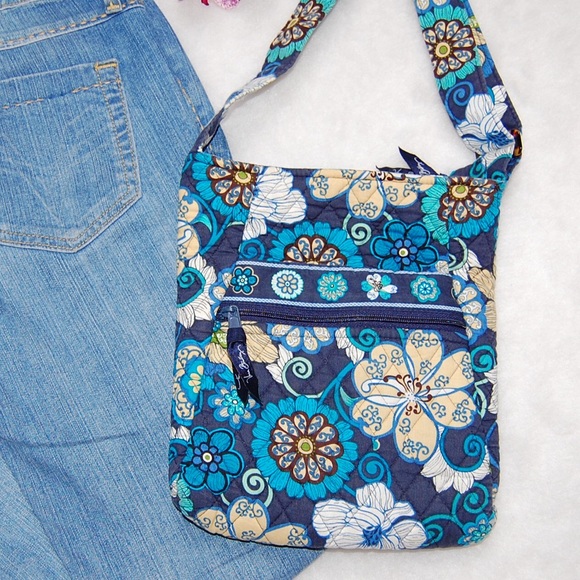 Vera Bradley Handbags - VERA BRADLEY Crossbody Bag