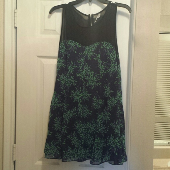 Dress - Picture 1 of 3