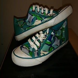 AUTHENTIC COACH SIZE 6 SNEAKER