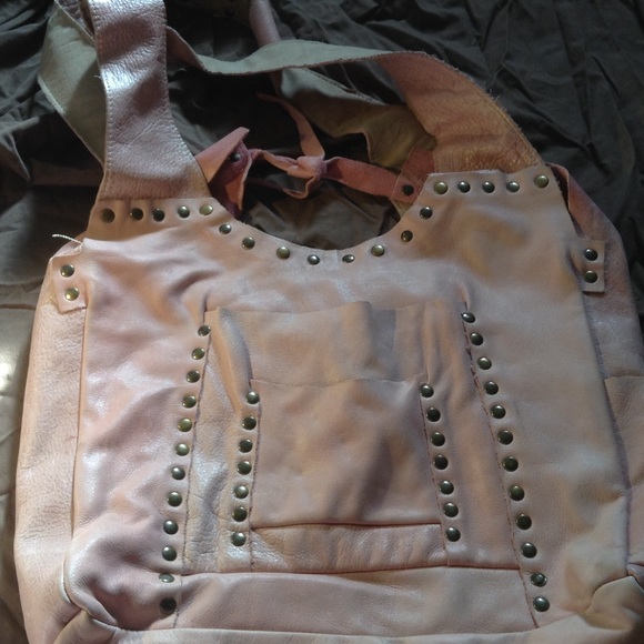 Handbags - Pink purse.