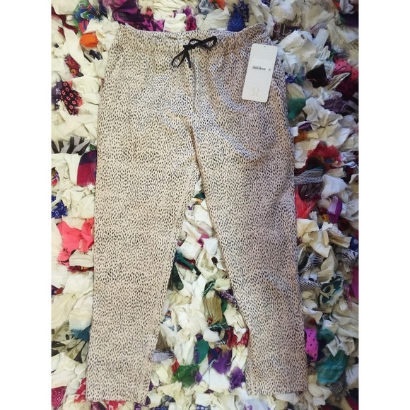 lululemon athletica Pants - Lululemon jet crop slim size 6