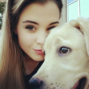 Meet your Posher, Abby