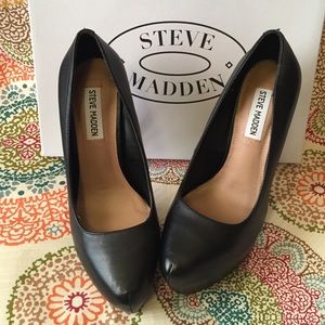 Steve Madden Black Pumps