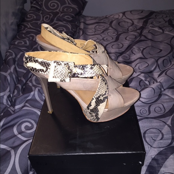 L.A.M.B snakeskin print sandals - Picture 2 of 4