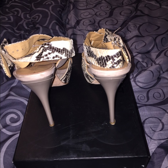 L.A.M.B snakeskin print sandals - Picture 3 of 4