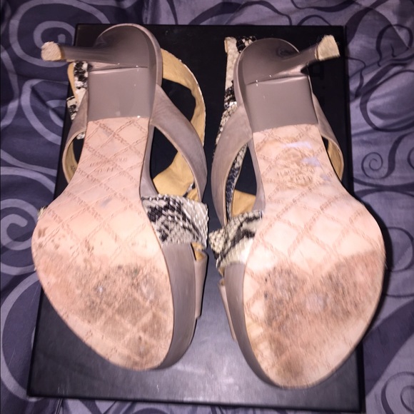 L.A.M.B snakeskin print sandals - Picture 4 of 4