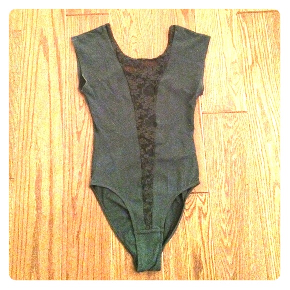 🚫SOLD🚫 green lace bodysuit