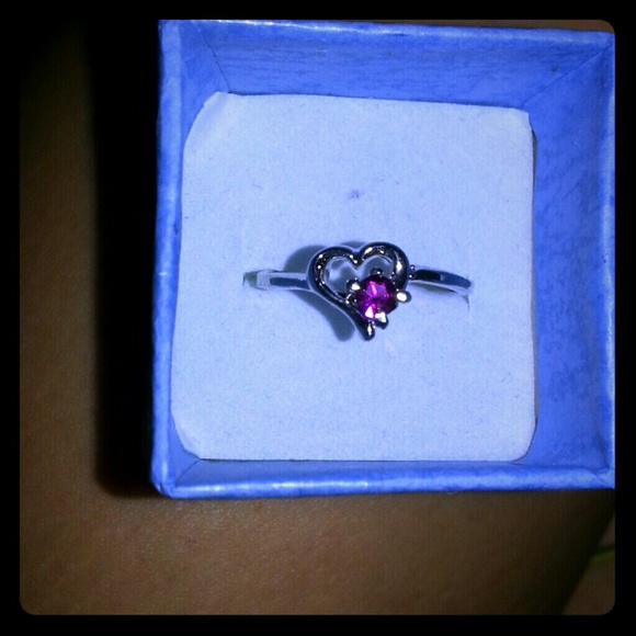 Silver plated Maroon colored cz heart ring 7