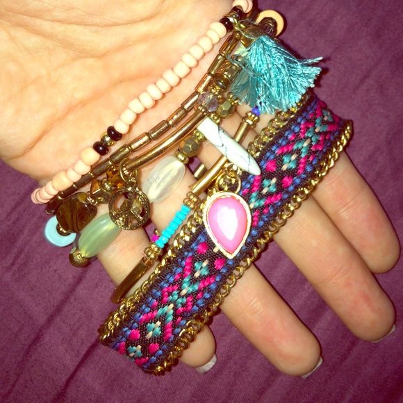 ALDO Accessories - BUNDLE OF BRACELETS! 💗💙💜💛